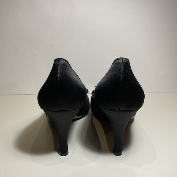 Salvatore Ferragamo Black Pumps - Picture 2 of 6